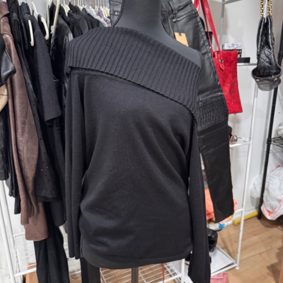 OFF SHOULDER/ONE SHOULDER - thin sweater- see picts for Bundle suggestions -TAGS - Picture 2 of 6